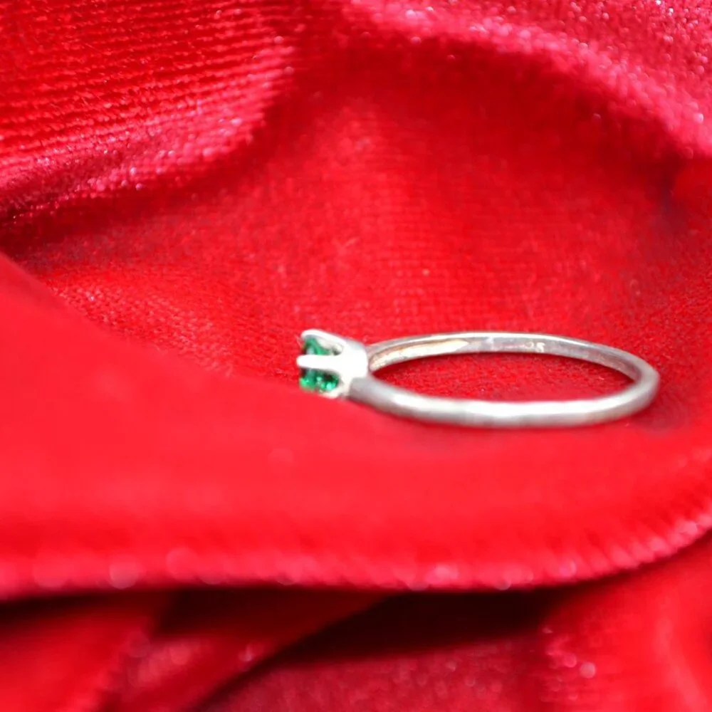 Vintage Sterling Silver 925 Green Stone Statement Ring Size 8 Bold Retro‎